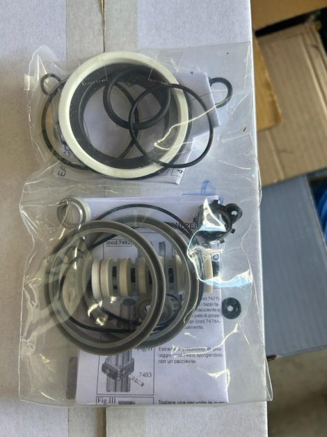 Seal repair kit for 2:1 pump